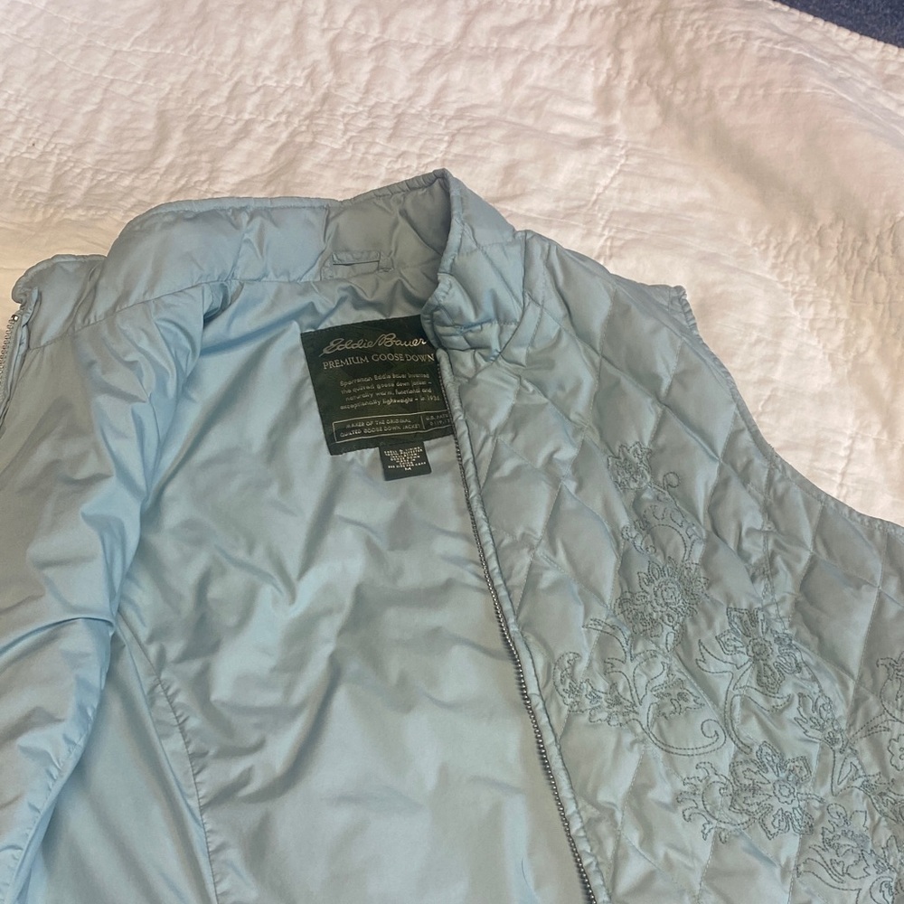 Eddie Bauer Women's Light green Embroidered vest size is med